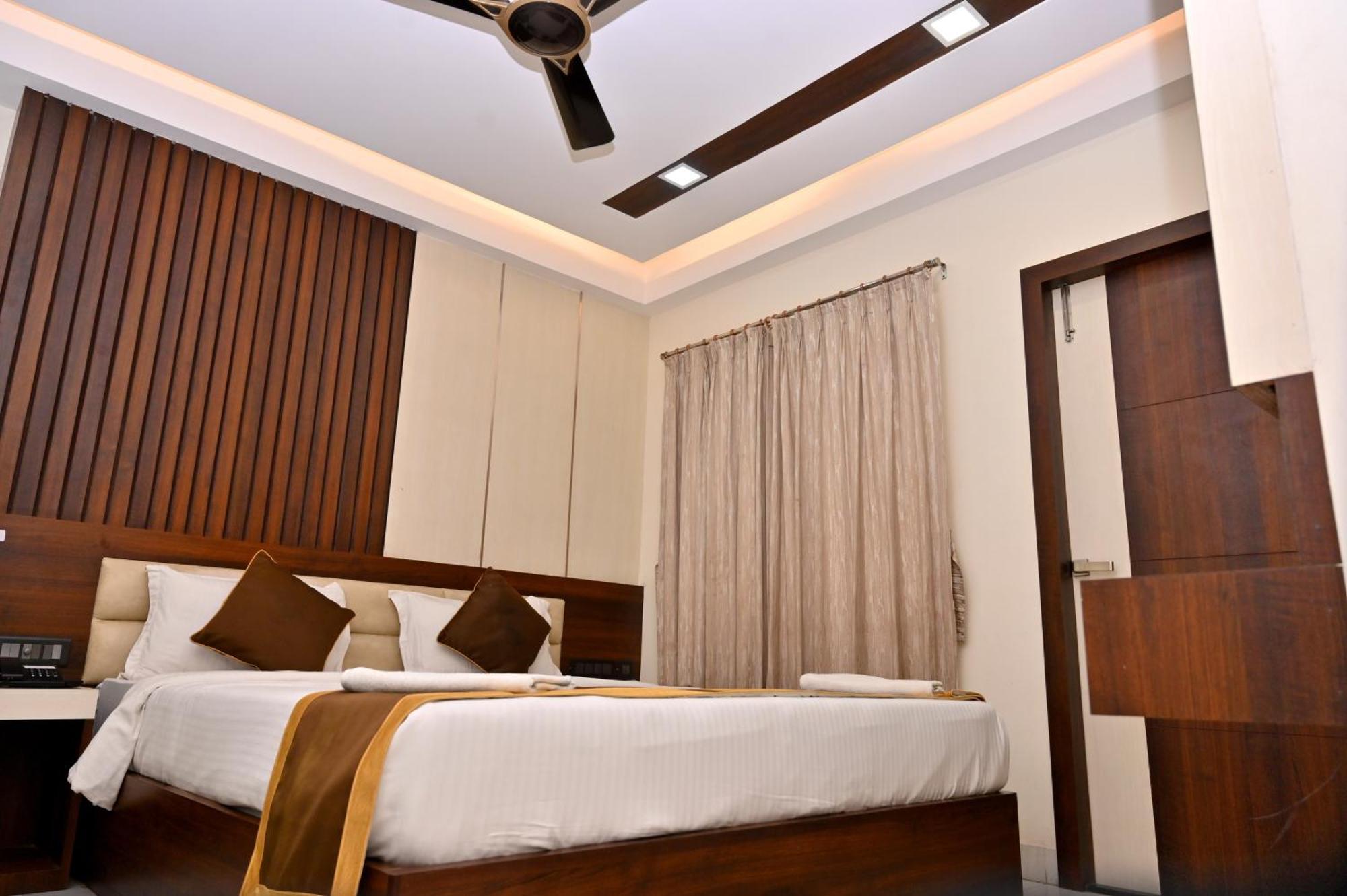 Hotel Silver Land New Digha With Rooftop Pool Exteriér fotografie