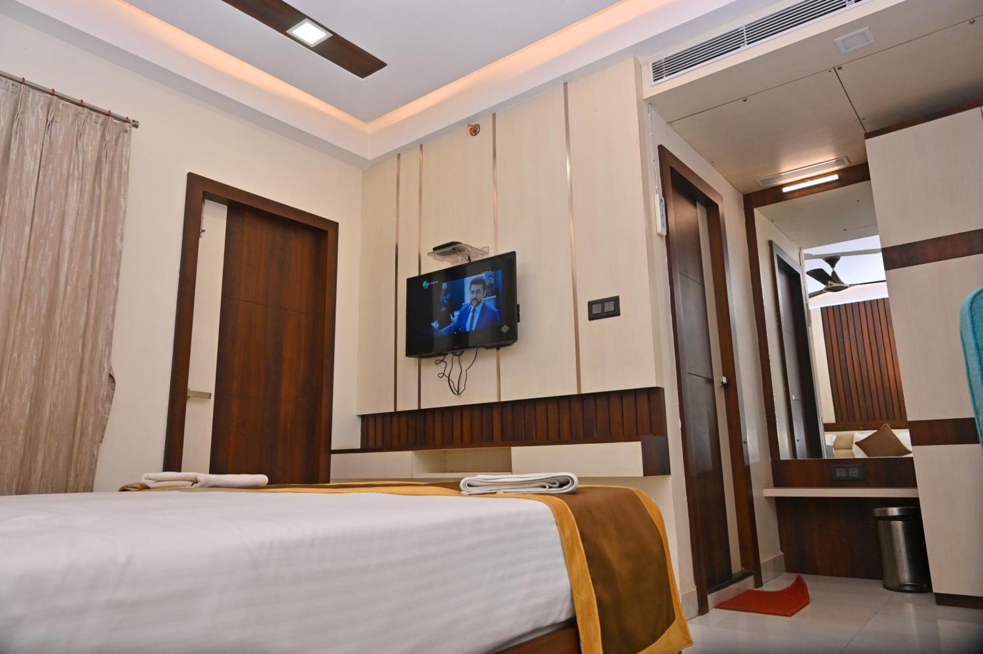 Hotel Silver Land New Digha With Rooftop Pool Exteriér fotografie